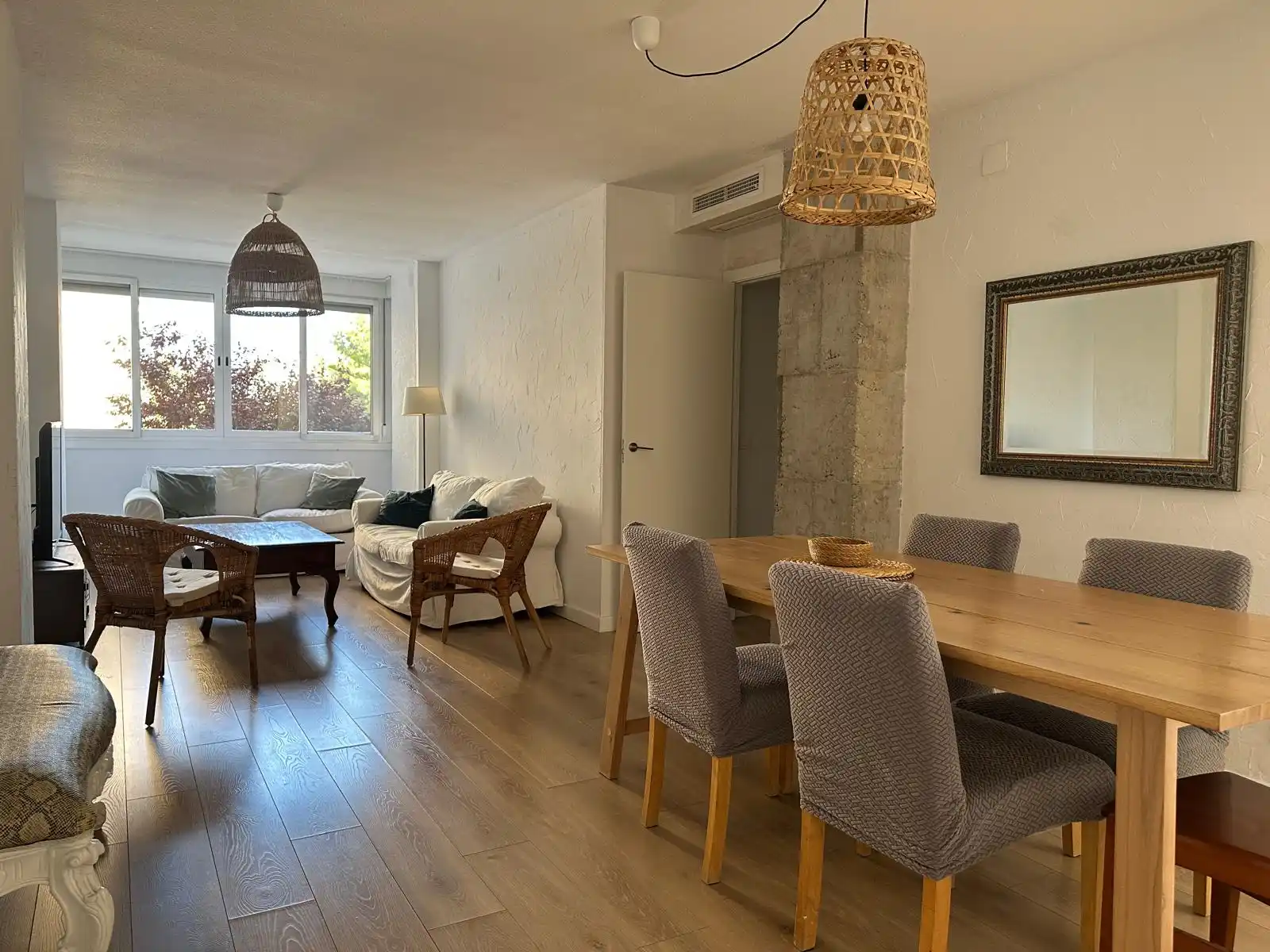 Living and dining area at San Blas Stay Alicante